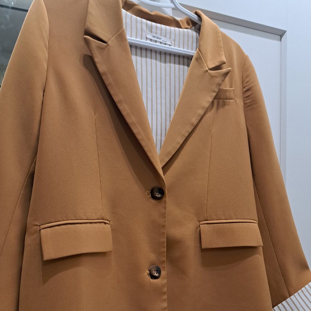 Swing Back Blazer